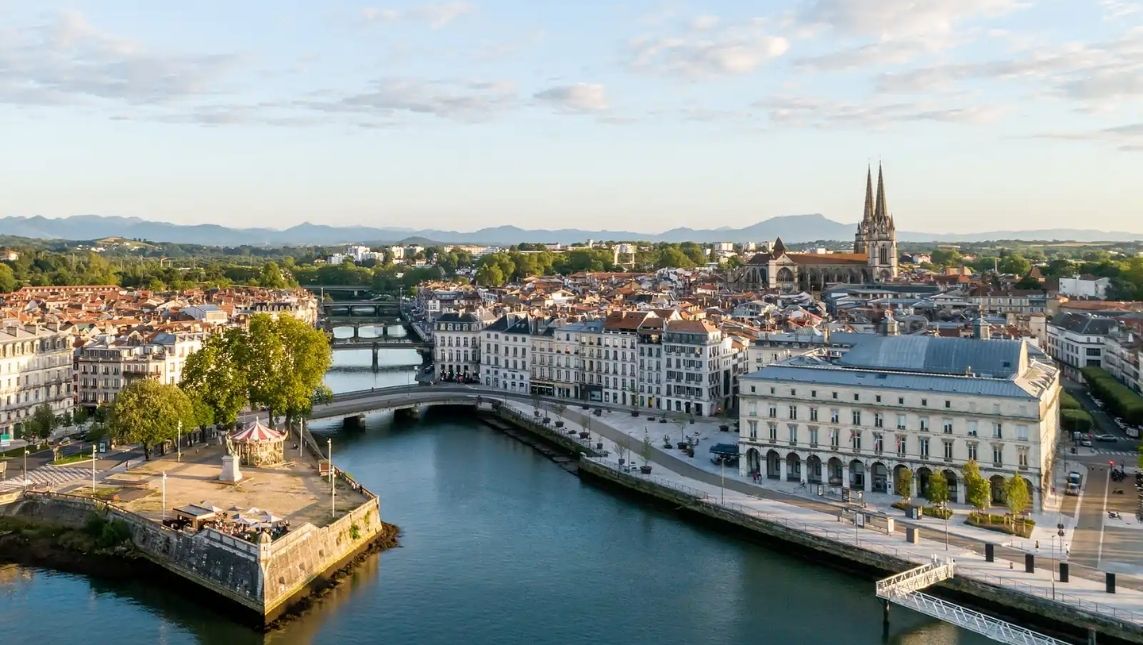 Apercu-de-la-ville-de-Bayonne