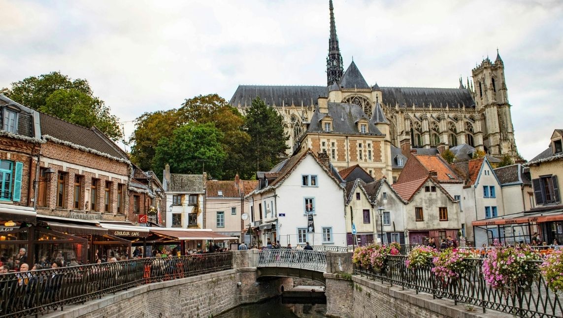 Place-du-centre-ville-a-amiens