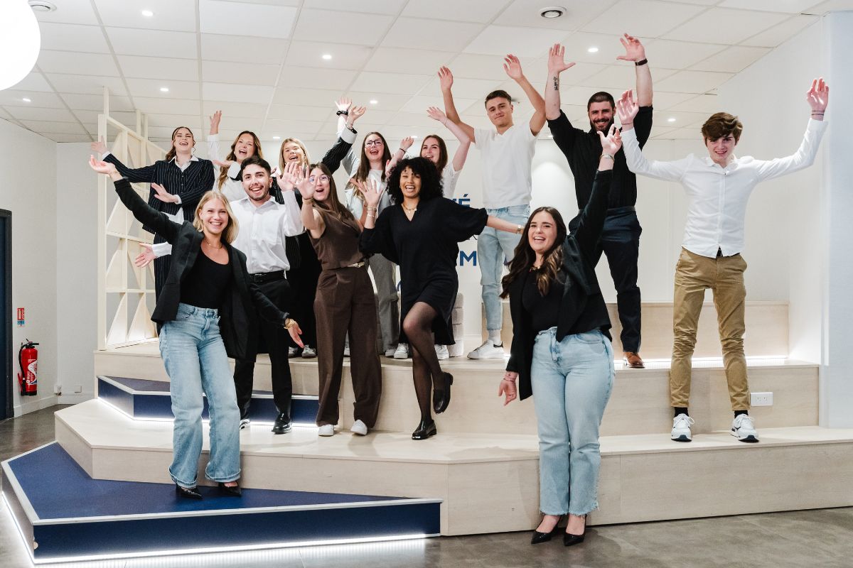 jeunes-étudiants-jump