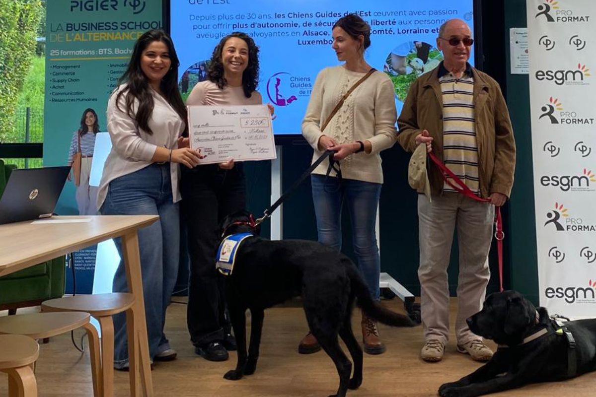 Remise-du-chèque-chiens-guides