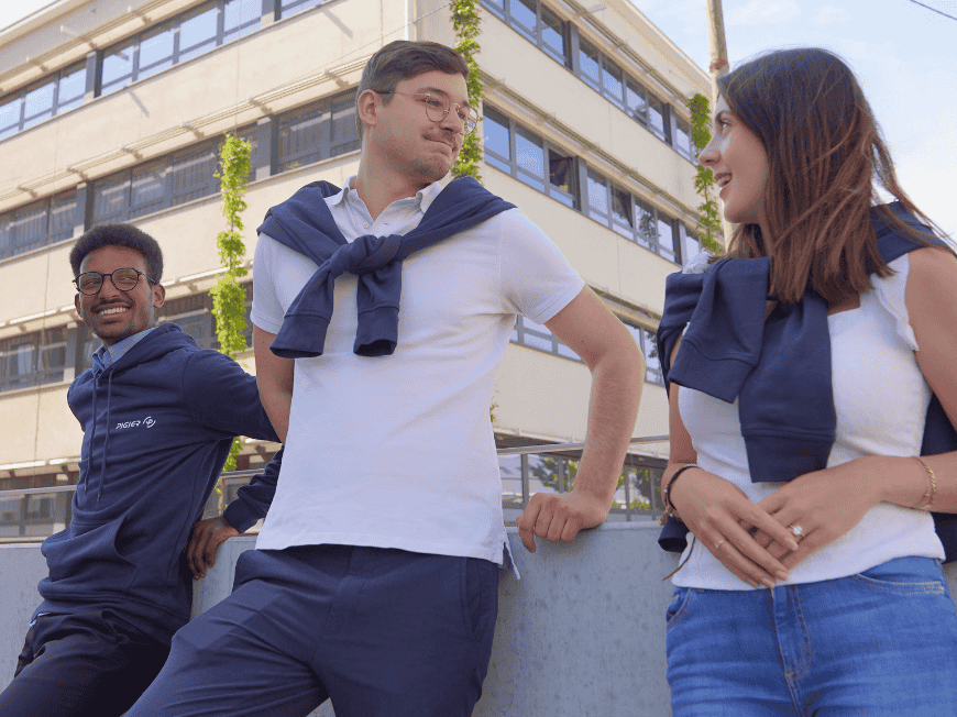 Quelles-opportunités-concrètes-après-un-BTS-Com-en-2025