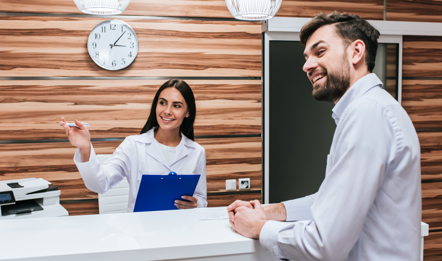 Pourquoi-devenir-secr&eacute;taire-m&eacute;dical-e-Une-formation-pour-un-m&eacute;tier-humain-et-stable