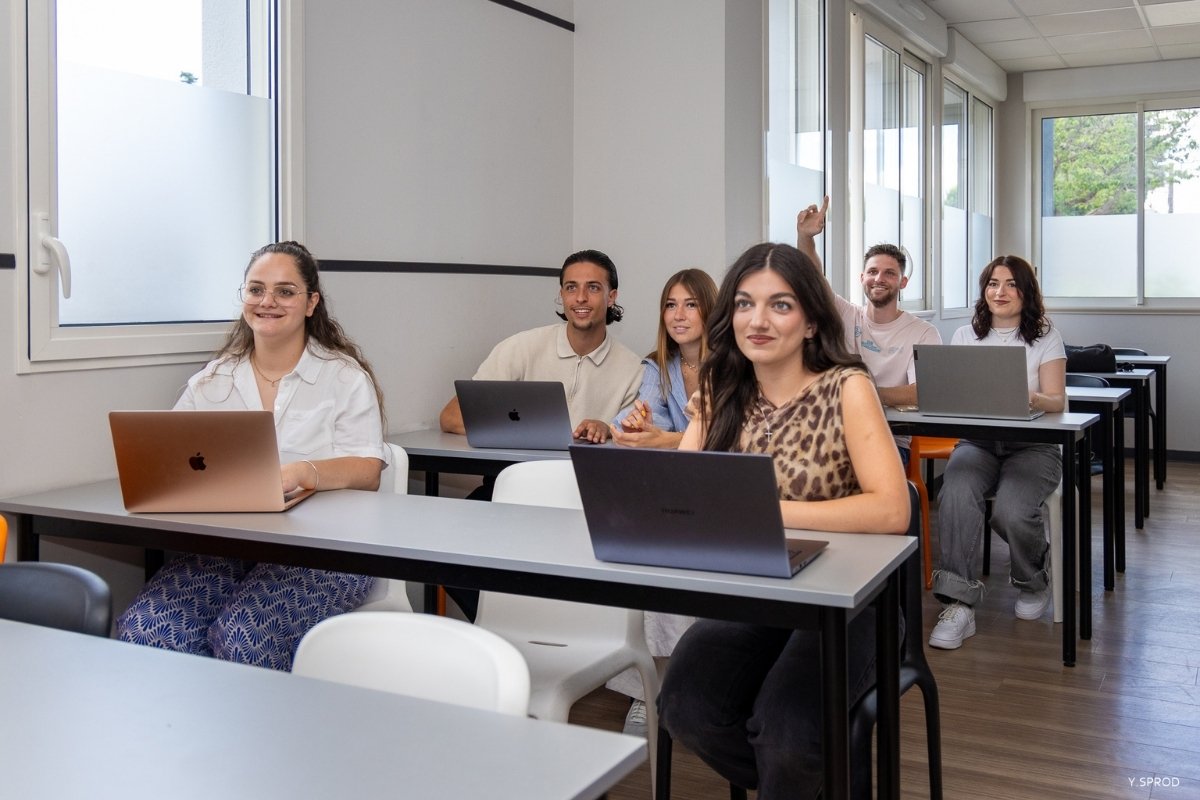 Comment-choisir-une-bonne-&eacute;cole-en-finance