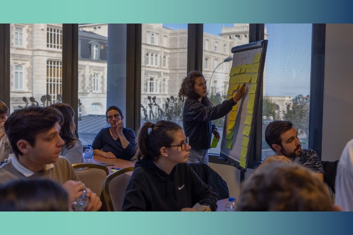 Etudiants-dans-une-salle-de-classe-a-Pigier-Bayonne