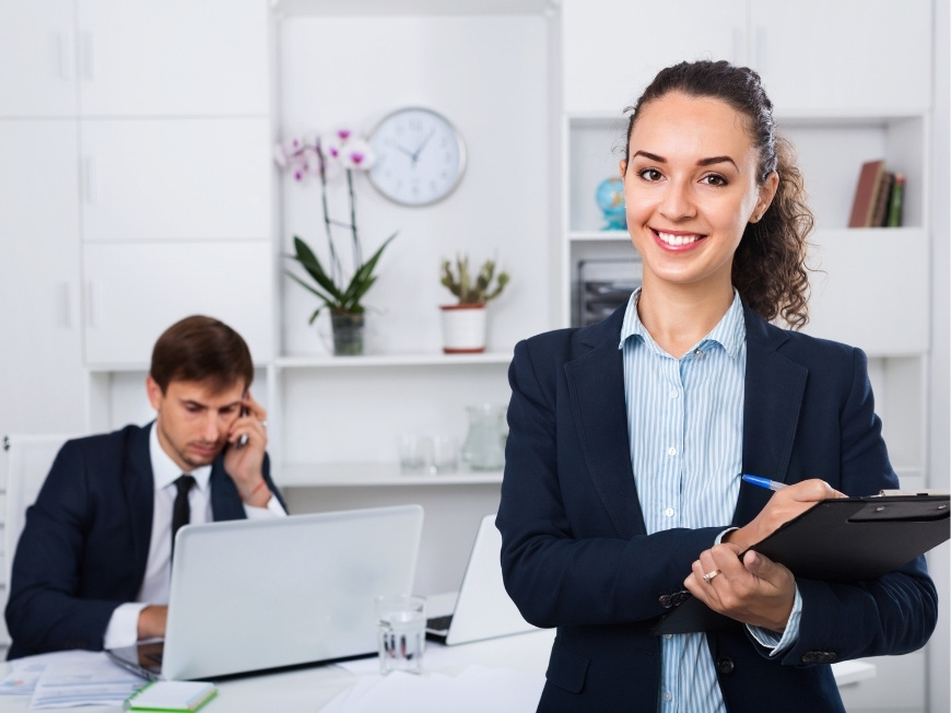 peut-on-vraiment-se-former-aux-métiers-administratifs-à-distance
