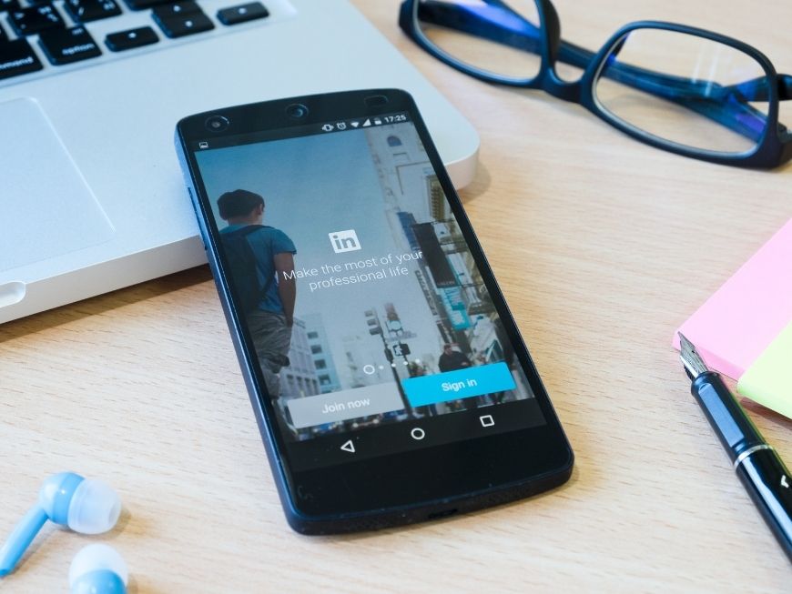 Booster-son-profil-LinkedIn-pour-trouver-une-alternance-plus-facilement