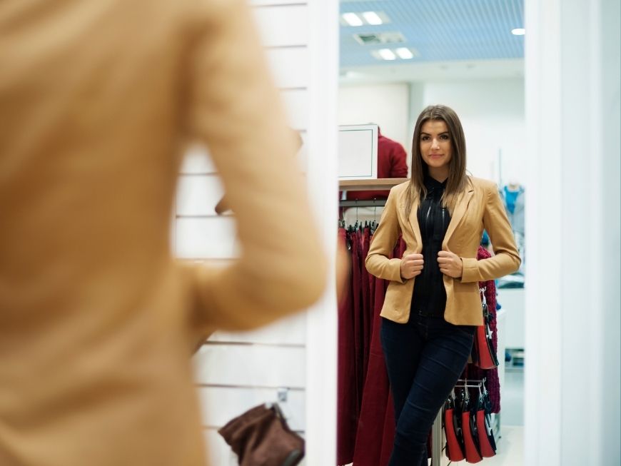 Soldes-d-ete-prepare-ta-garde-robe-professionnelle-a-petit-prix