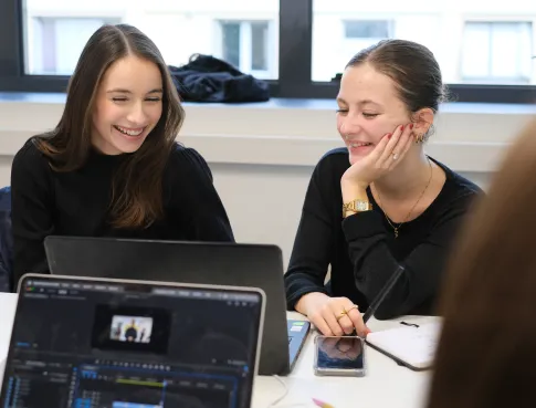 Soft Skills et Intelligence Émotionnelle : Les nouvelles armes des leaders de demain