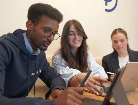 À la recherche de ton premier emploi dans le commerce ?