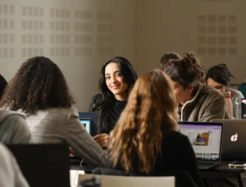 TU VEUX BOSSER DANS L’EVENEMENTIEL, LA PUB OU LES RESEAUX ? LE BACHELOR COMMUNICATION T’OUVRE TOUTES LES PORTES !