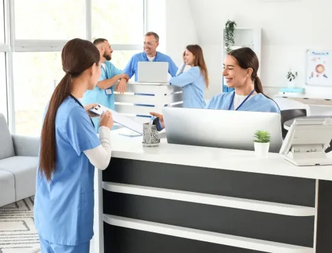 Formation secrétaire médicale : pourquoi la vague de technologies médicales crée des besoins dans l’administration santé