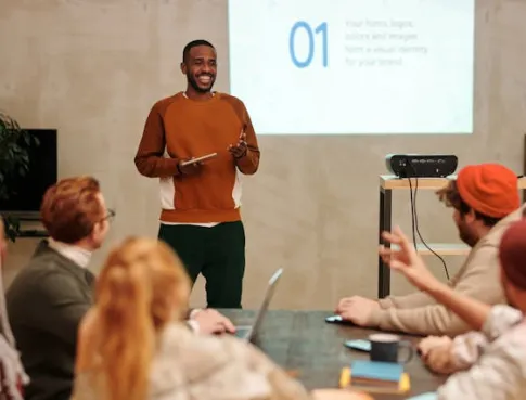 Assistant de direction option Commerciale : une formation pour évoluer vite en entreprise