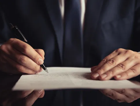 La dynamique actuelle de l'alternance : progression, tension et risques