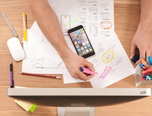 Faire un parcours complet en communication : du BTS au MBA 