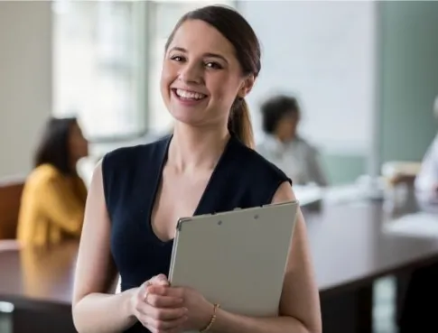 Assistant de Direction : votre tremplin vers des postes à responsabilités