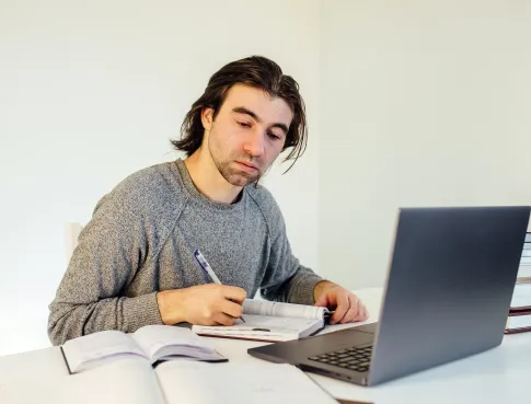 Le Bachelor Commerce : se former aux métiers stratégiques du commerce moderne