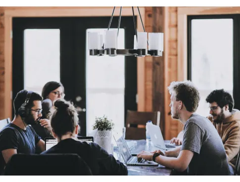 Le Bachelor Commerce : une formation tourn&eacute;e vers la performance et la relation client