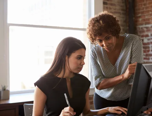 Transmettre, grandir, inspirer : les raisons de devenir tuteur en entreprise