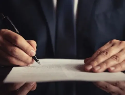 La dynamique actuelle de l'alternance : progression, tension et risques