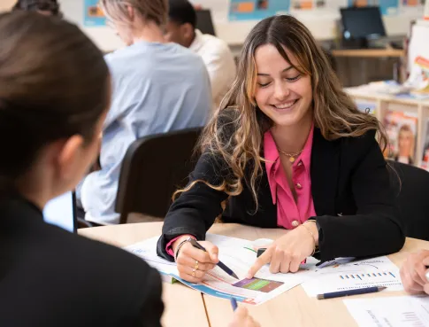 5 COMP&Eacute;TENCES QUE LES RECRUTEURS DU COMMERCE VEULENT VRAIMENT AUJOURD'HUI ? 