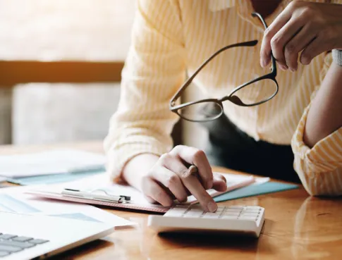 Comment les jeunes profils financiers peuvent sortir du lot ?