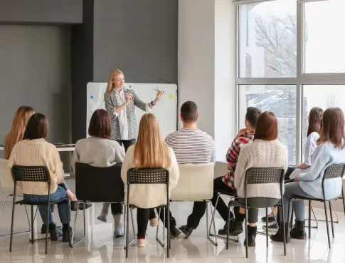 &Eacute;tudes post-bac : comment choisir une formation qui m&egrave;ne &agrave; l'emploi