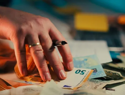 Quel salaire moyen pour un assistant RH apr&egrave;s un Bac+2 ou un Bac+5 ?