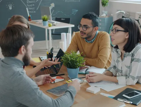 Combien co&ucirc;te une formation pour travailler dans l&rsquo;administratif ?