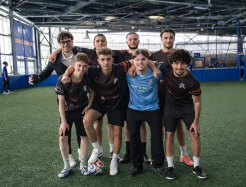 ALTERNANCE &Agrave; MULHOUSE : DES &Eacute;TUDIANTS EN &Eacute;COLE DE COMMERCE SUR LE TERRAIN DU TOURNOI NATIONAL DE FOOTBALL PIGIER