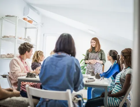 Travailler en groupe : pourquoi c'est une comp&eacute;tence aussi importante que les cours