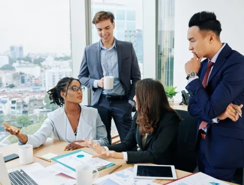 &Eacute;tudier la finance en alternance : un vrai avantage pour d&eacute;buter ?