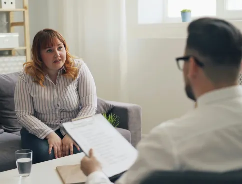 Reprendre des &eacute;tudes &agrave; l&rsquo;&acirc;ge adulte : comment se former aux m&eacute;tiers de bureau ?