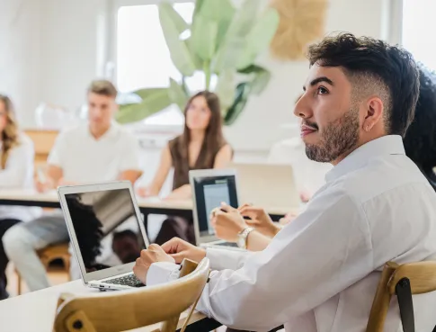 Manager un rayon, piloter des ventes : le dipl&ocirc;me du terrain par excellence