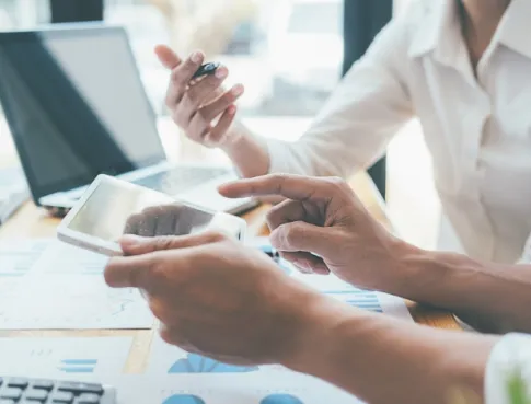 Pourquoi les clients ach&egrave;tent-ils plus souvent tout en d&eacute;pensant moins ?