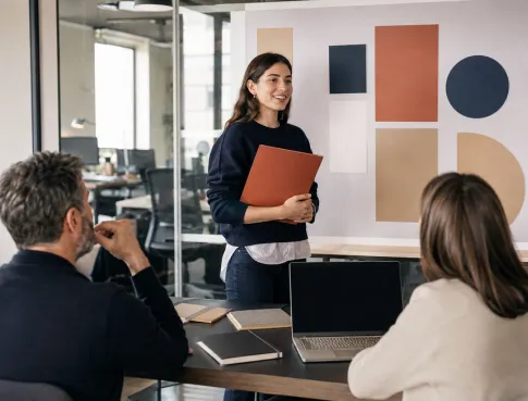 Comment l&rsquo;alternance transforme une formation commerciale en exp&eacute;rience professionnelle