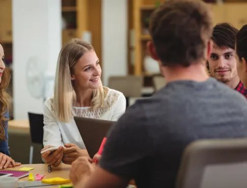 Alternance : comment trouver son &eacute;quilibre entre &eacute;cole et entreprise ?