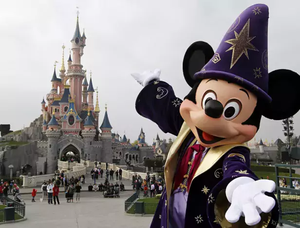 disneyland-paris-pigier-alternance