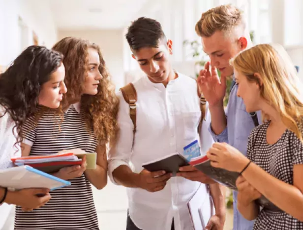 Pigier-Melun-école-de-commerce-alternance-BTS-Bachelor-MBA-inscription-rentrés-2022-v