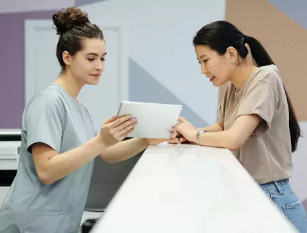 Pigier-Dijon-école-de-commerce-alternance-formation-secrétaire-médicale-reconversion-professionnelle-v