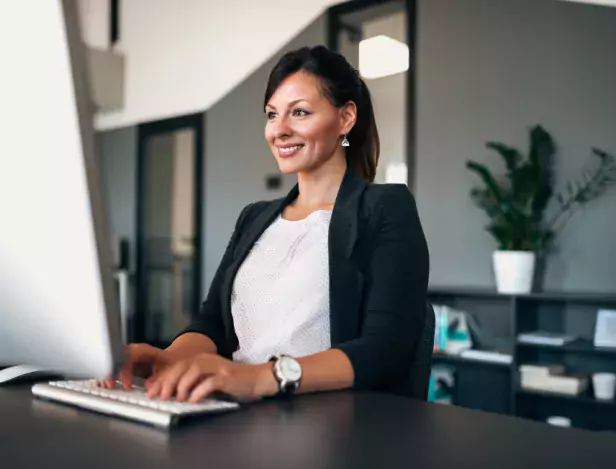 Devenir-assistant-e-de-direction,-une-voie-de-carrière-très-intéressante