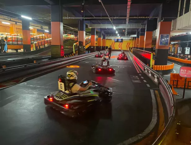 1280-web-Montigny-SQY-Ouest-centre-commercial-Speed-park-kart-karting-jeux-animations-1068x801