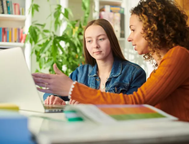 bts-mco-poursuite-d-etude-ecole-de-commerce-bordeaux