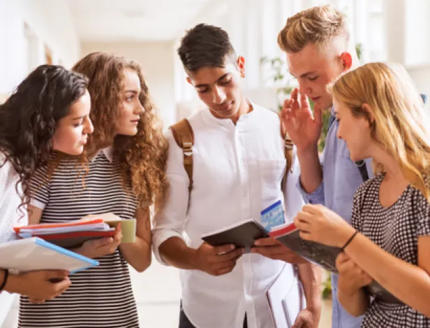 Pigier-Clermont-Ferrand-école-de-commerce-formation-en-alternance-après-le-bac-bts-bachelor