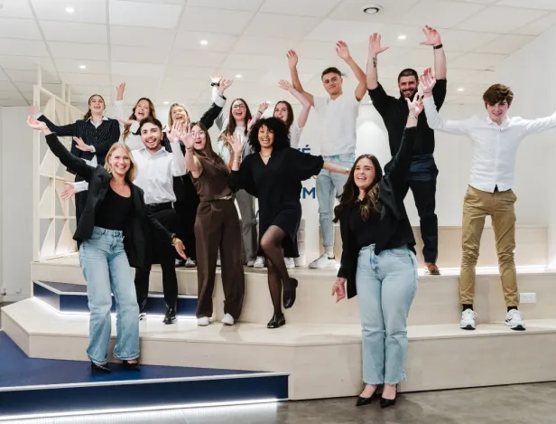 jeunes-étudiants-jump