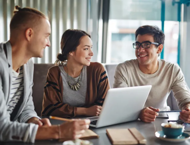 BTS-Communication-une-formation-concrète-pour-entrer-dans-le-secteur-des-médias