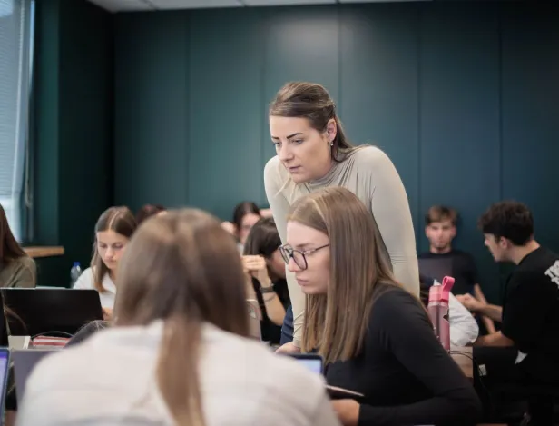 Léa-Cousin-intervenante-en-BTS-COM