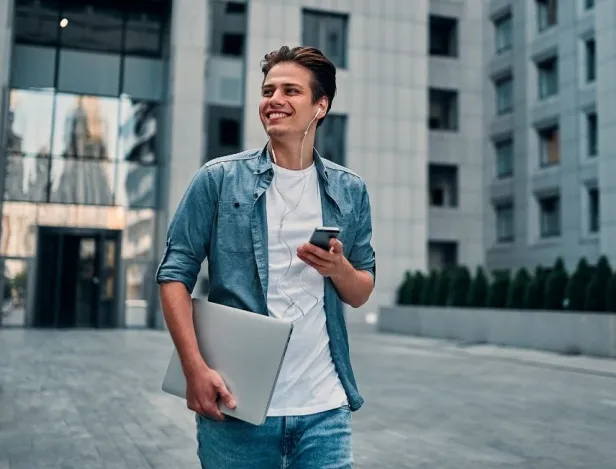 Bachelor-Communication-deviens-le-stratège-de-limage-et-du-contenu