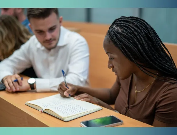 5-metiers-du-notariat-qui-recrutent-apres-ton-diplome