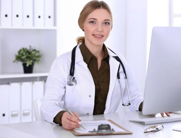 formation-secretaire-medicale-metier-stable-utile-2025