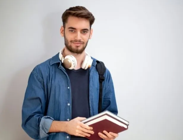 BTS-MCO-ou-NDRC--Lequel-choisir-pour-votre-avenir